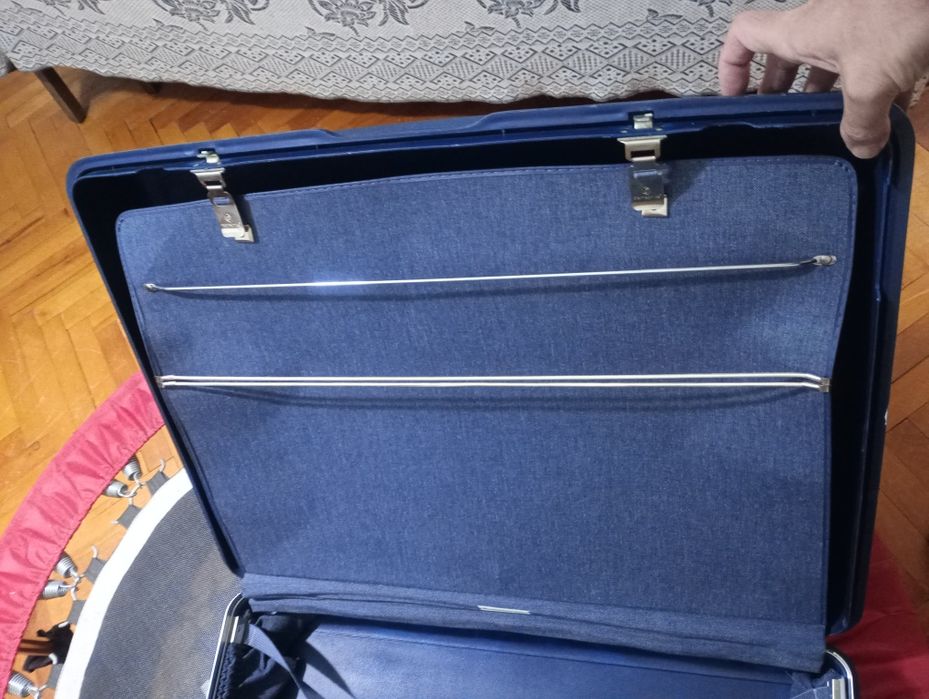Samsonite куфар, здрав