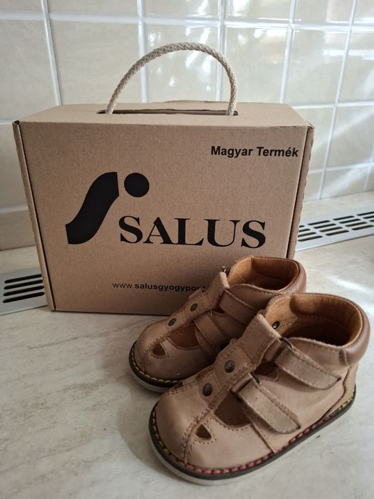 Sandale închise ortopedice mărimea 20