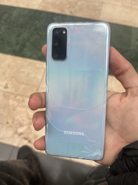 Samsung Galaxy S20 8/128GB