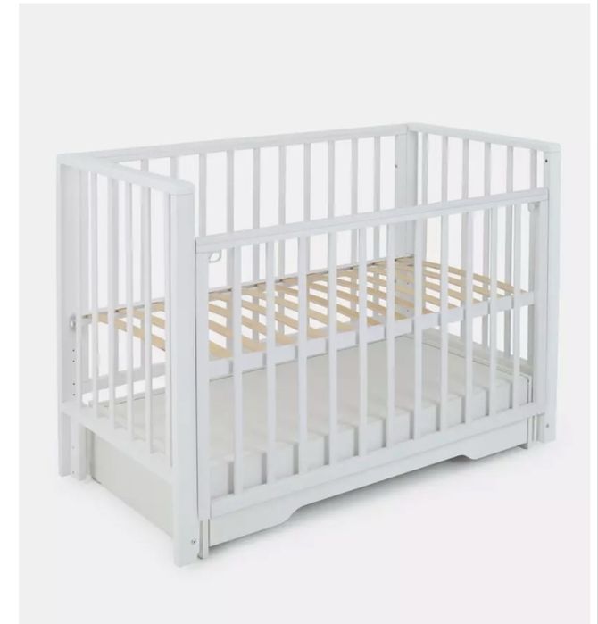 Продам детскую кровать с матрасом