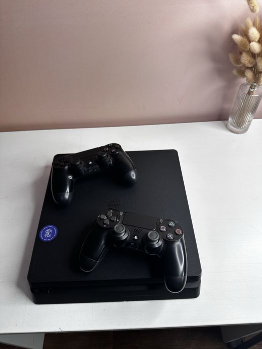 PlayStation 4 PS 4 Slim 1TB