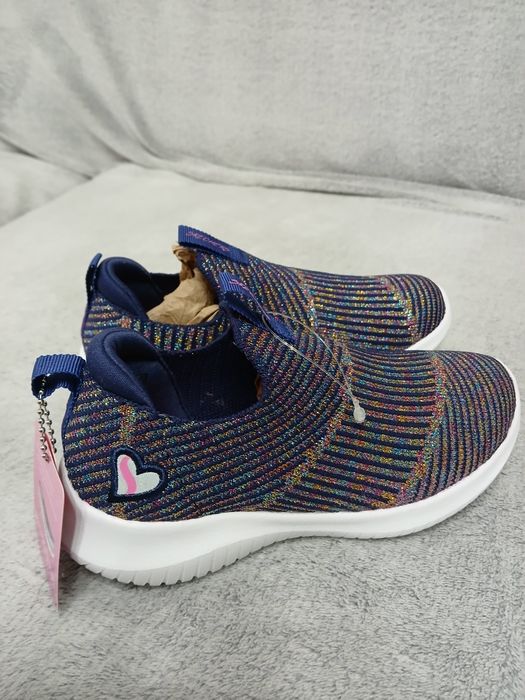 Vand Adidasi Skechers fete mar.27.5 noi