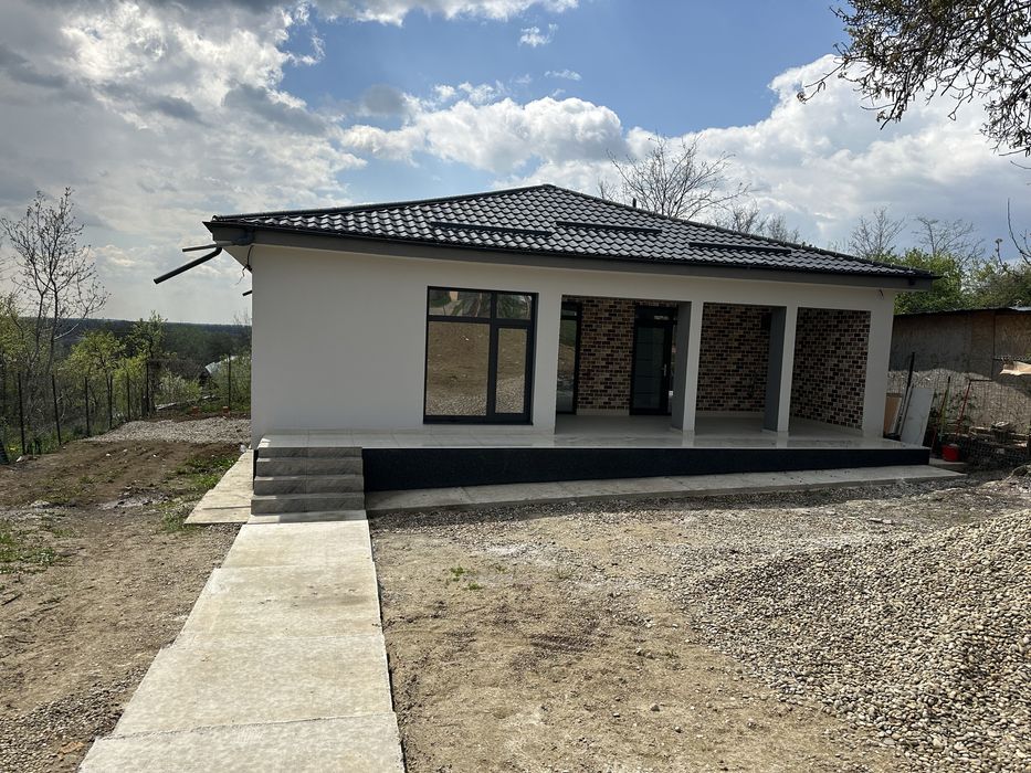 Casa de vanzare in Razvad