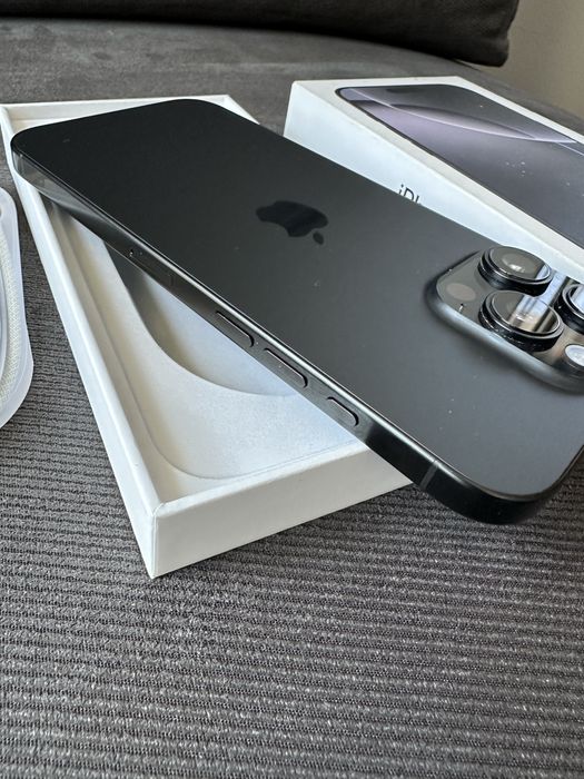 Apple iphone 16 pro max 256  гаранция