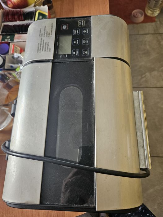 Хлебопечь Bork продам