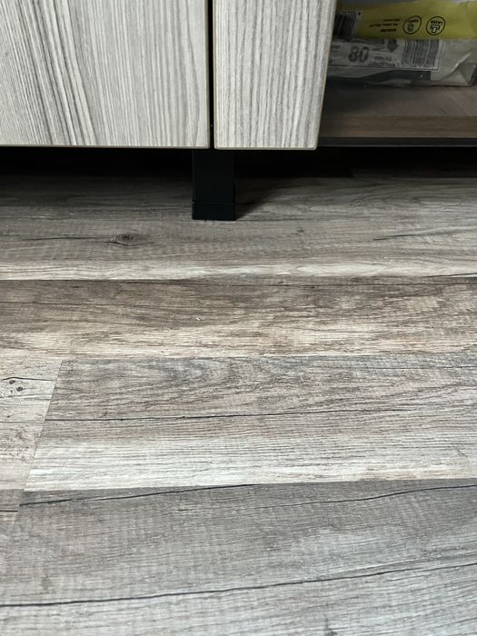 Comoda din lemn, bej