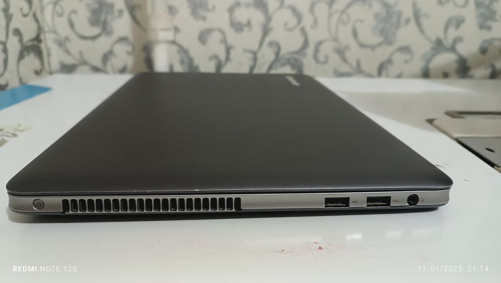 Lenovo Intel core.i7  Lenovo/ notbook / kamputer