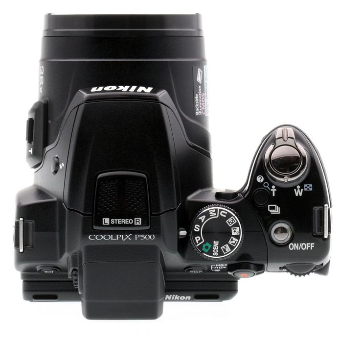 Camera foto Nikon P500 pachet complet cu 2 baterii, incarcator, geanta