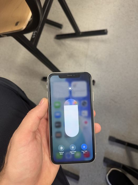 Продам iPhone 11