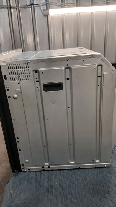 Фурна за вграждане Beko 72л.