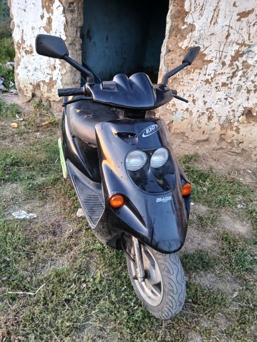 Vând scuter malagutti 49cc