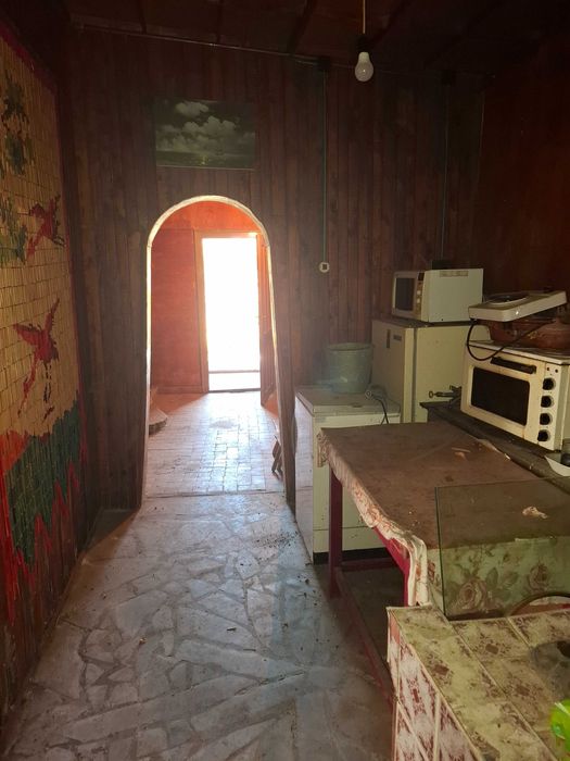 Продава се парцел с къща в с. Горна Диканя