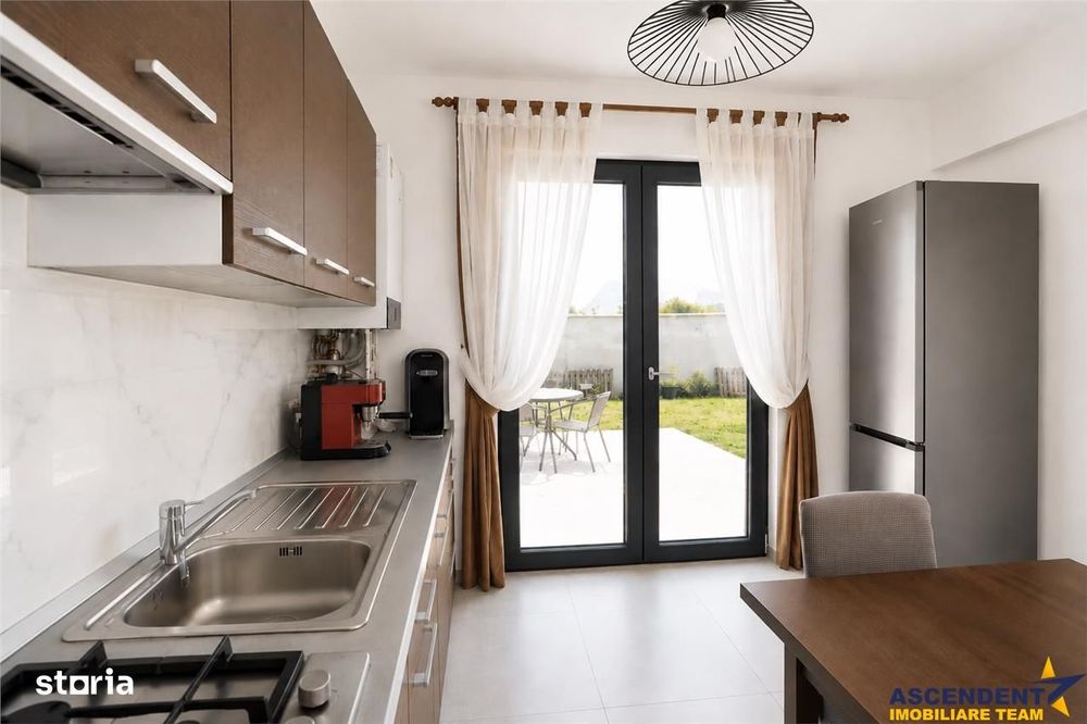 Casa familiala,3 dormitoare,incazire pardoseala,terasa,530 mp teren,Sa