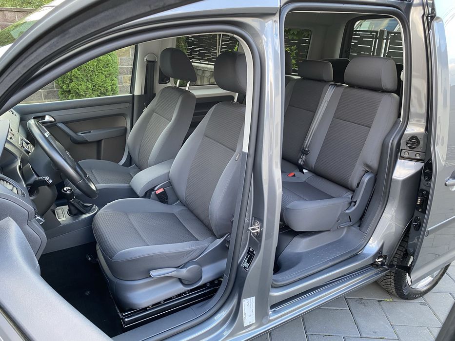 VW CADDY~LiFE-2 ,0 -Tdi~140-Cp-5~Locuri-impecabila