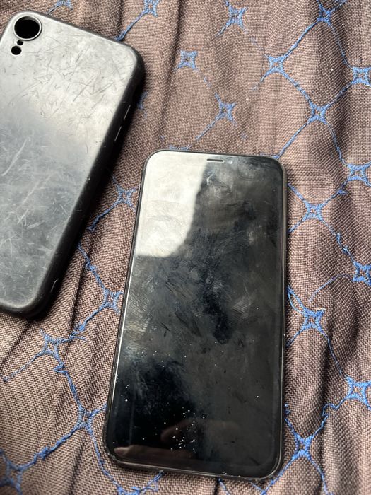 Продам iPhone XR 64 ГБ