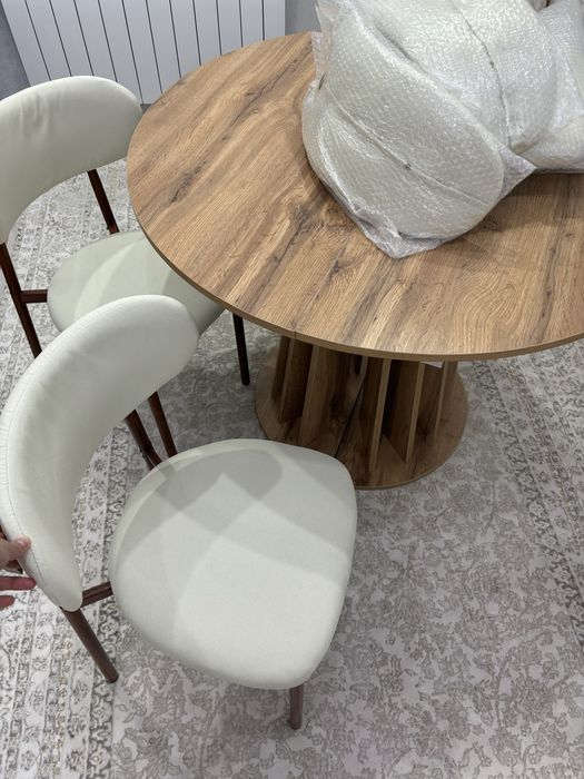 Стулья новые с пакетиками