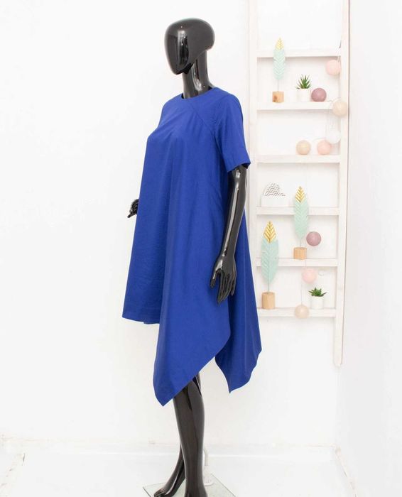 COS оригинална дамска рокля кралско синьо асиметрична 34 XS