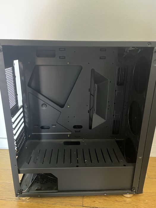 Carcasa pc Myria