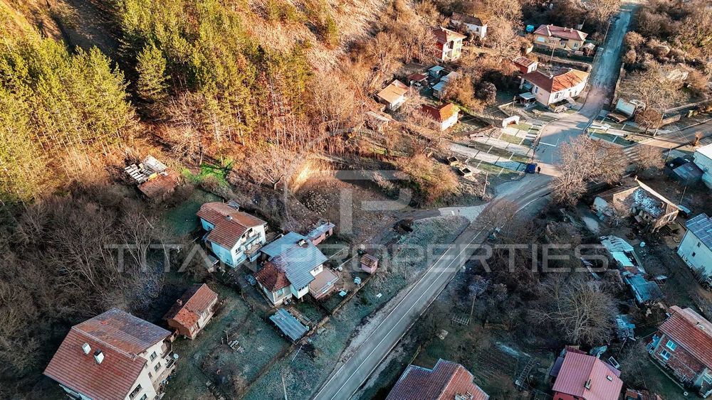 Парцел за продажба в с. Калотина