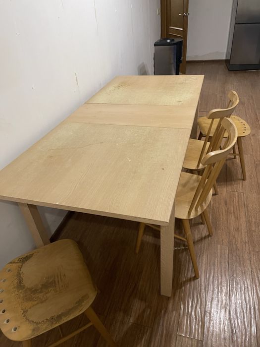 Отдам бесплатно стол для кухни, стол для детской, тумба и шкафы для