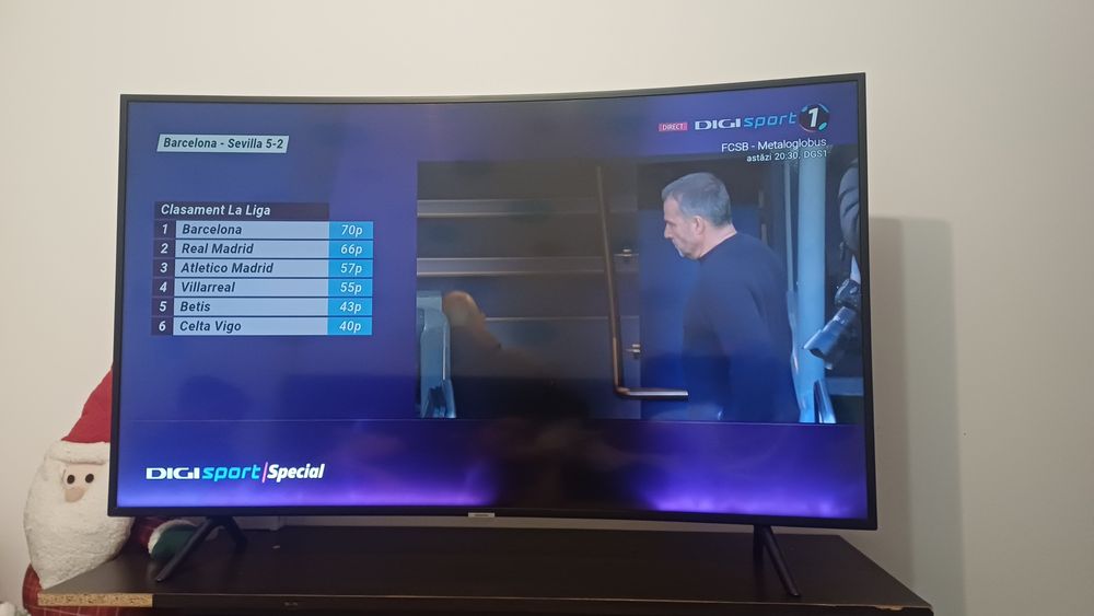 Tv smart samsung curbat  139cm nu trimit in tara!