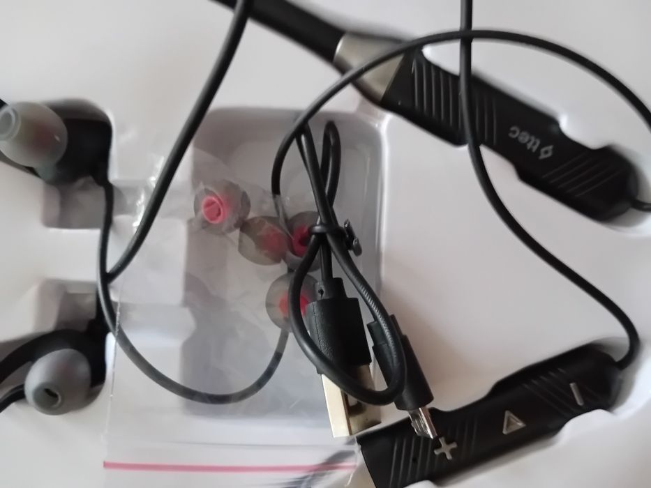 Безжични слушалки,чисто нови,неупотребявани.