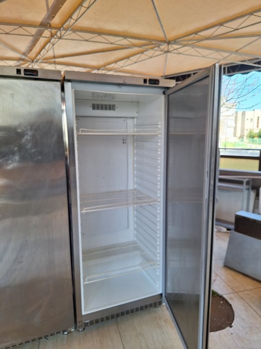 Frigider profesional inox cu una si doua usi Masa rece Ghiuveta dubla spalator Masa inox  reclama led Vitrină calda  Vitrină rece Cuțit electric