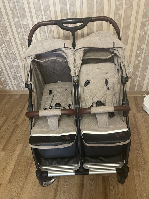 Коляска для двойни