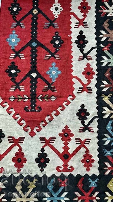 ПЕРФЕКТЕН! Чипровски килим Дървото на живота 130х205 см