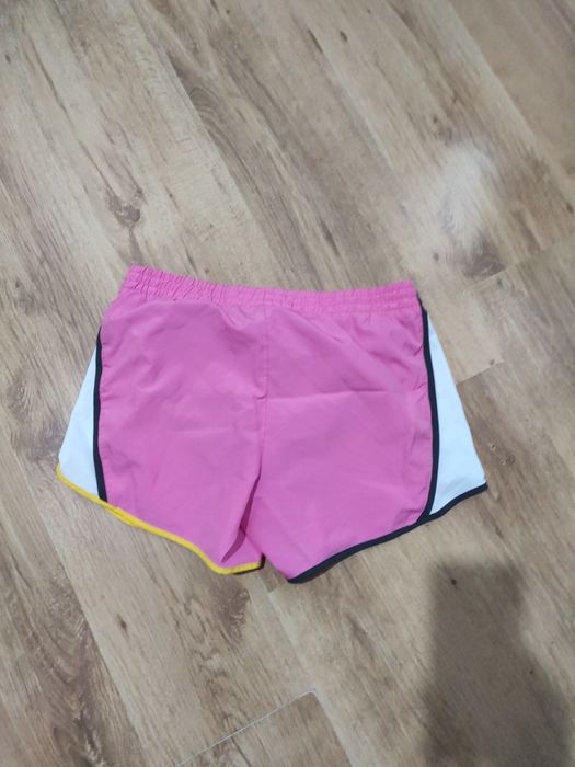 Pantaloni scurți de damă Nike mărimea S