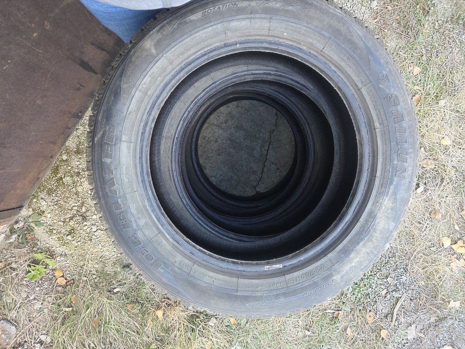 Продам комплект зимних шин.