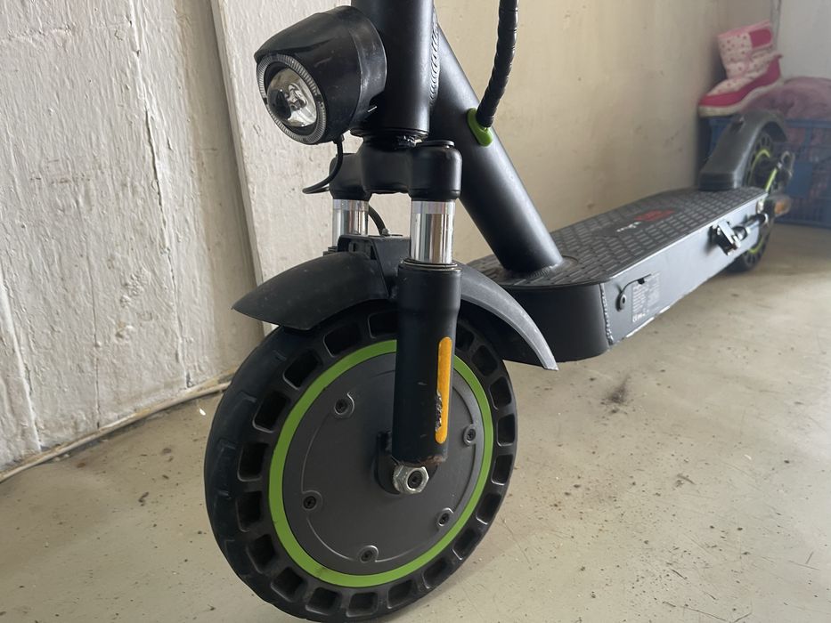 Vând trotineta eletrica Myria