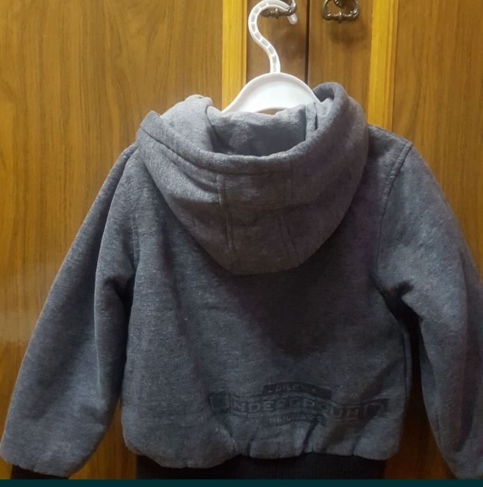 Продается толстовка на мальчика.