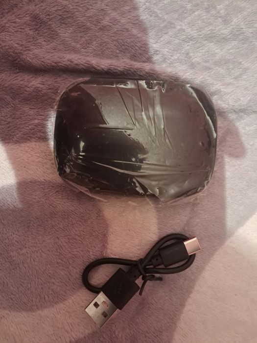 Căști sport bune pt a fi in contact cu exteriorul cat si cu interiorul