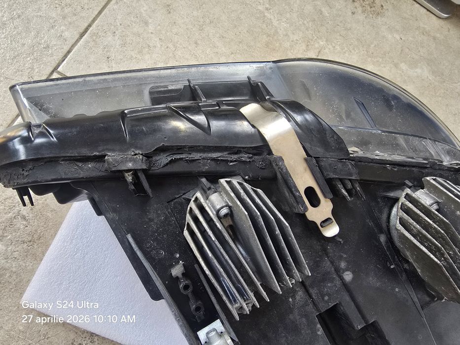 Far bmw f10 NFL BIXENON ADAPTIV  AN 2011 stanga fata