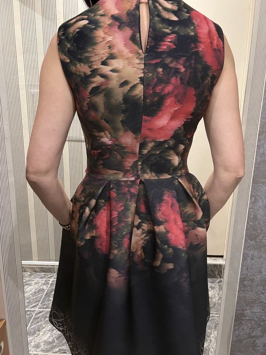 Елегантна рокля