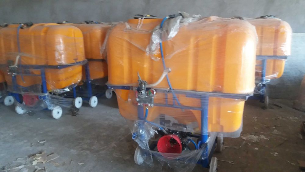 Opriskitel.Опрыскватель садовый на 600 литров.