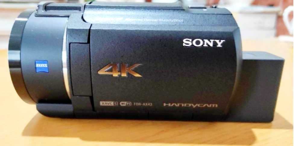 Видеокамера Sony FDR-AX43B