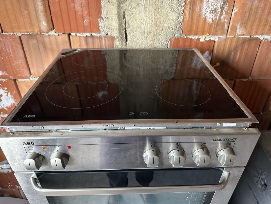Cuptor si plită electrica.  AEG