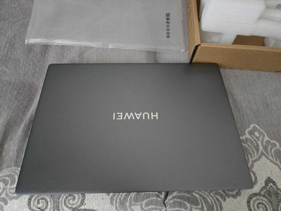 Ноутбук HUAWEI MateBook
