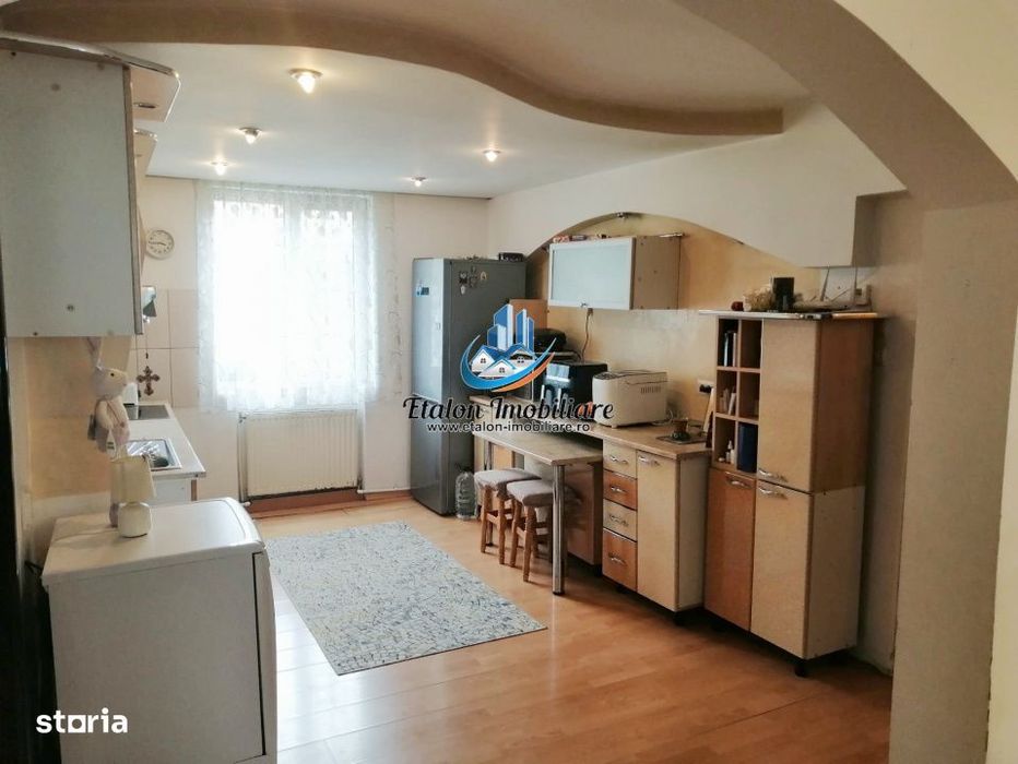 Apartament 4 camere, zona Stadion Precista, Piatra Neamt