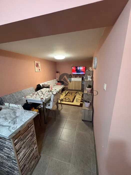 оф.22752 Две Къщи в общ двор/ с.Брестовица