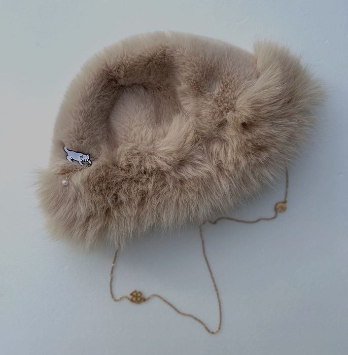 Зимна пухкава шапка