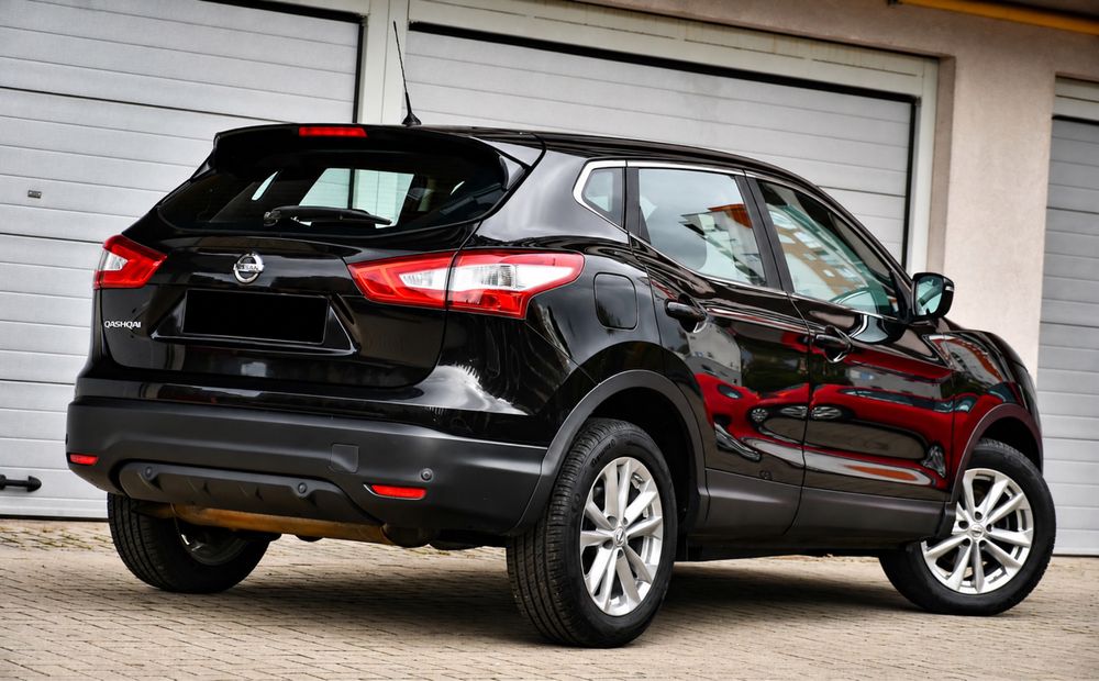 - Nissan Qashqai, Benzina, Euro 6,Navigatie, Camera marsalier-