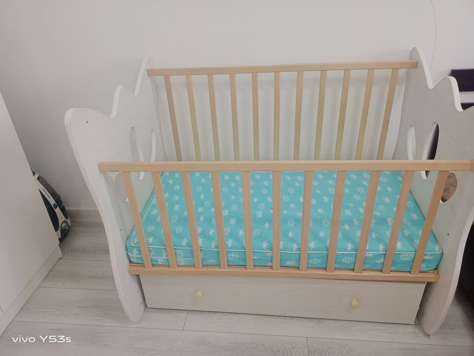 Продам детскую кроватку
