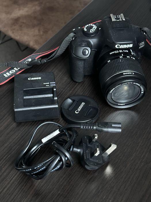 Canon EOS 4000D + obiectiv 18-55mm