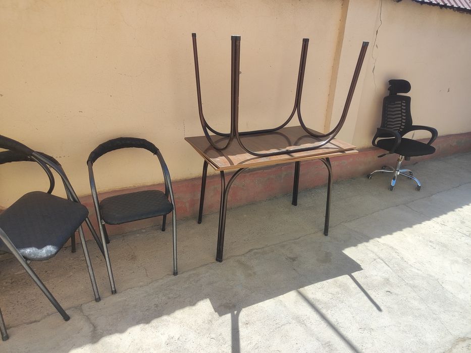 Stol stul komplekt sotiladi