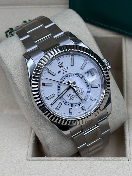 Ceas Rolex Sky Dweller otel