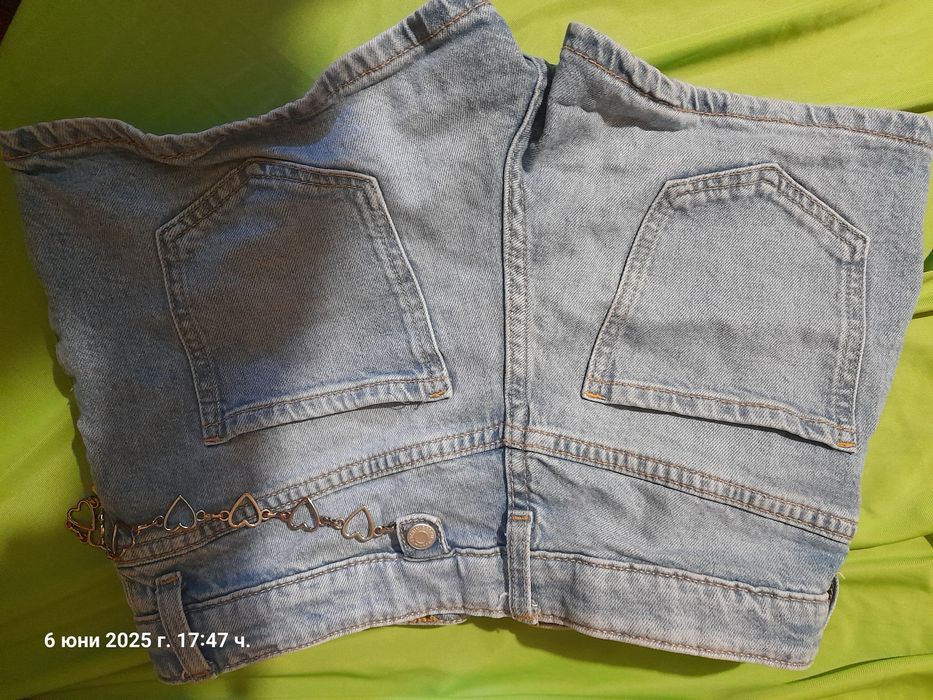 Тениски и Къси  дънки момиче