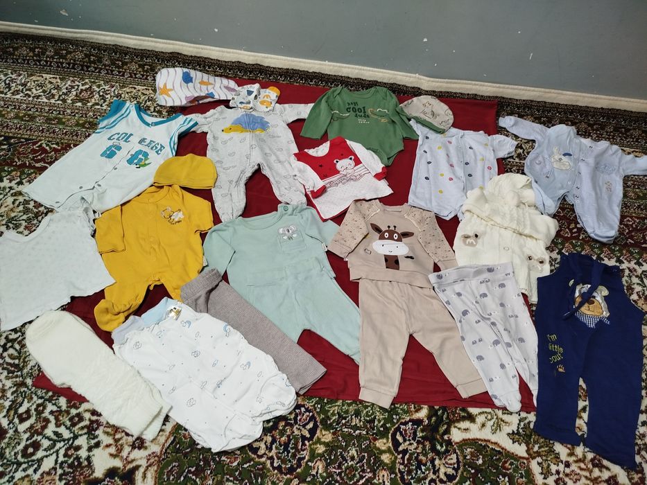 Chaqaloq kiyimlari tez va arzon hammasi 200ming sum bo'liwi